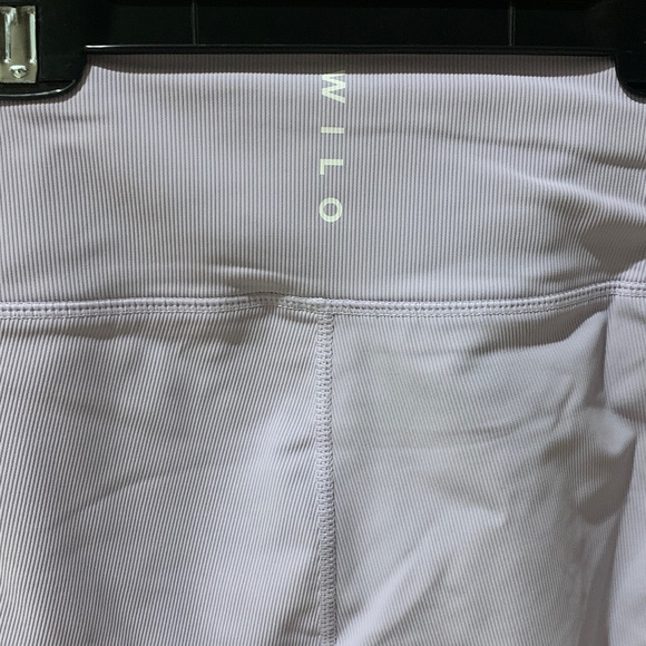 WILO Sweatshirt and Shorts Outfit - Picture 4 of 6